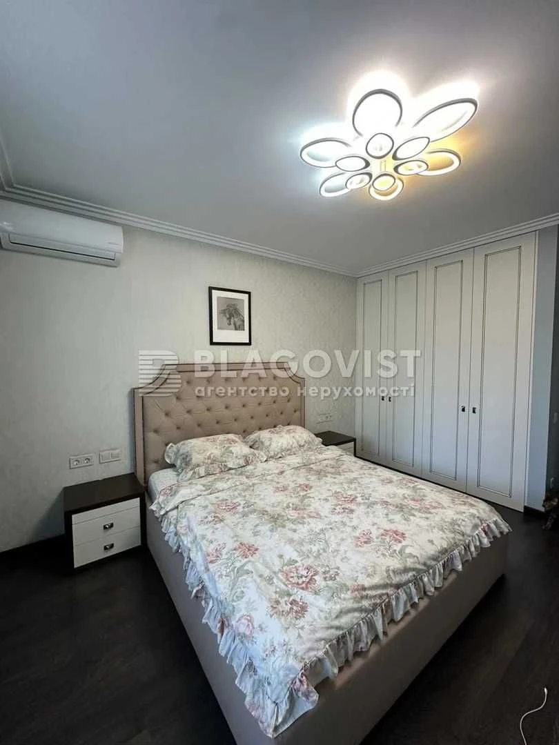 Продам 3 кімнатну квартиру вул Миколи Бажана 14 метро Осокор