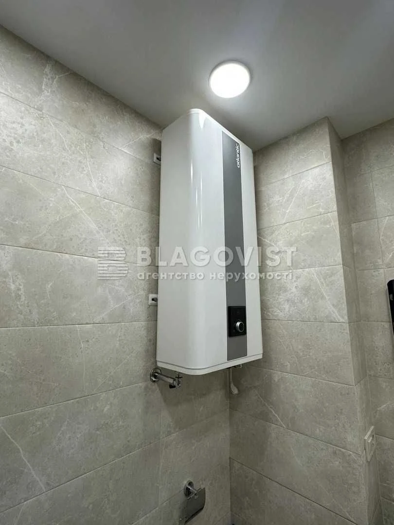Продам 3 кімнатну квартиру вул Миколи Бажана 14 метро Осокор