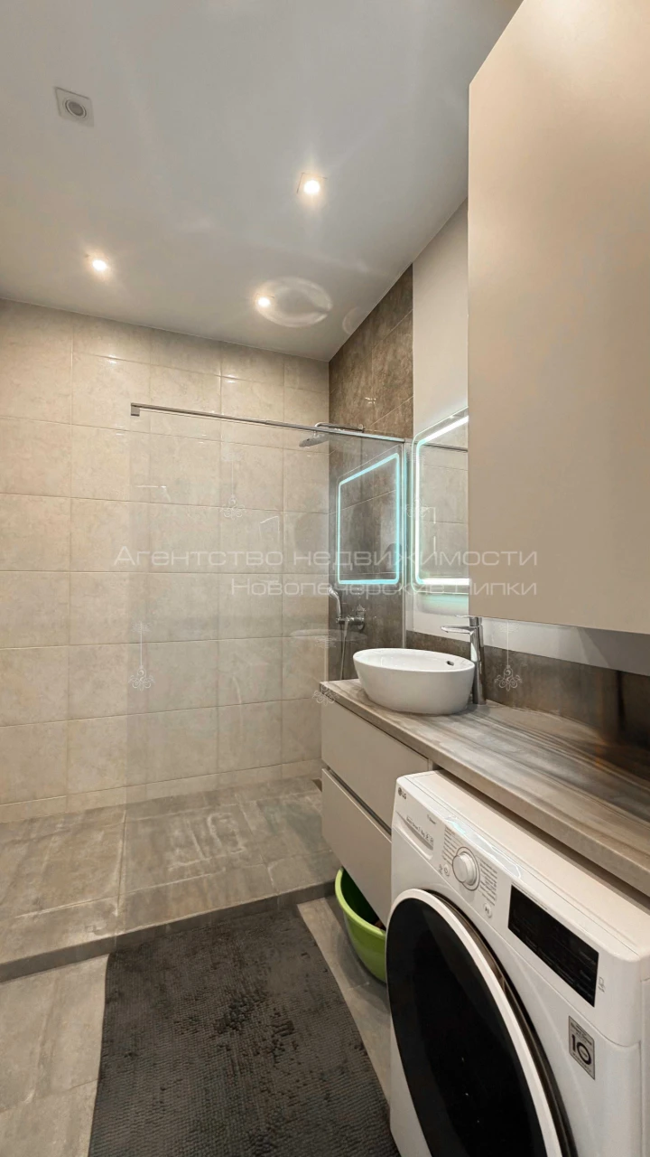 Продаж видової 2-кімн. квартири 60 м² в престижному будинку: