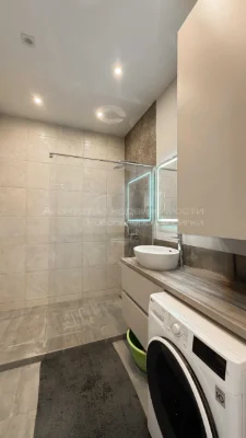 Продаж видової 2-кімн. квартири 60 м² в престижному будинку: