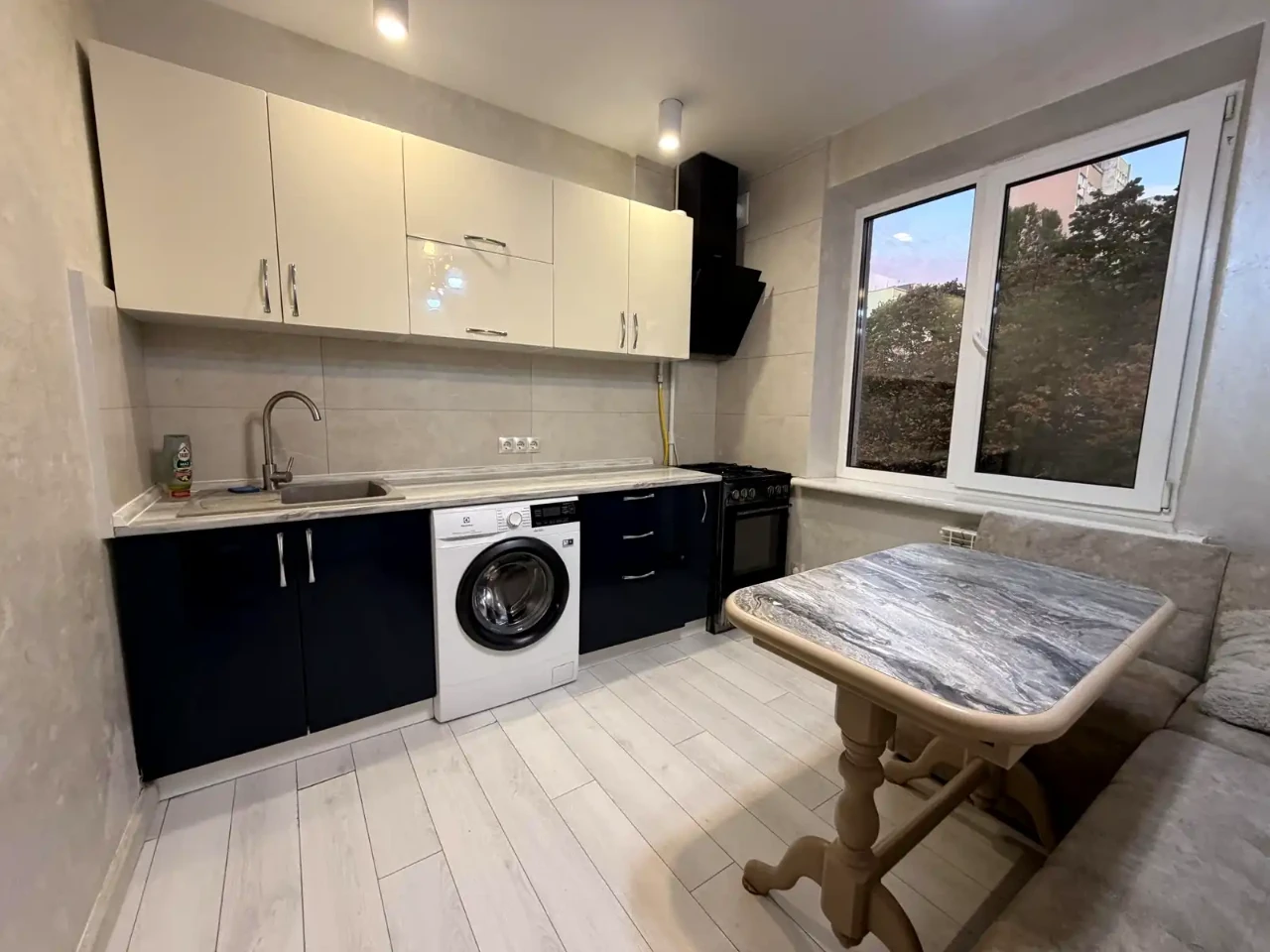 Продаж квартири 2-кімн. 50.9 м² 4/9 пов.