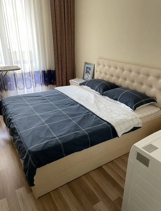 Продаж 3-ої квартири , з виглядом на озеро