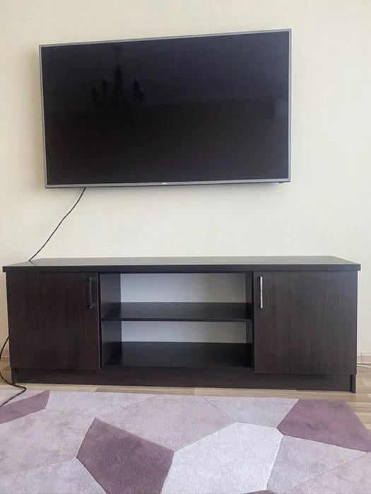 Продаж 3-ої квартири , з виглядом на озеро
