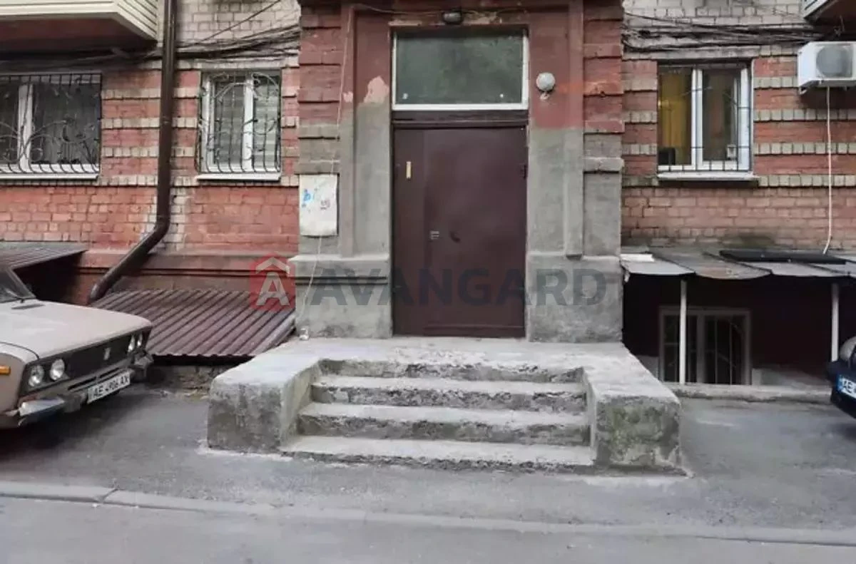 Видова 2-кімнатна квартира в центрі Дніпра