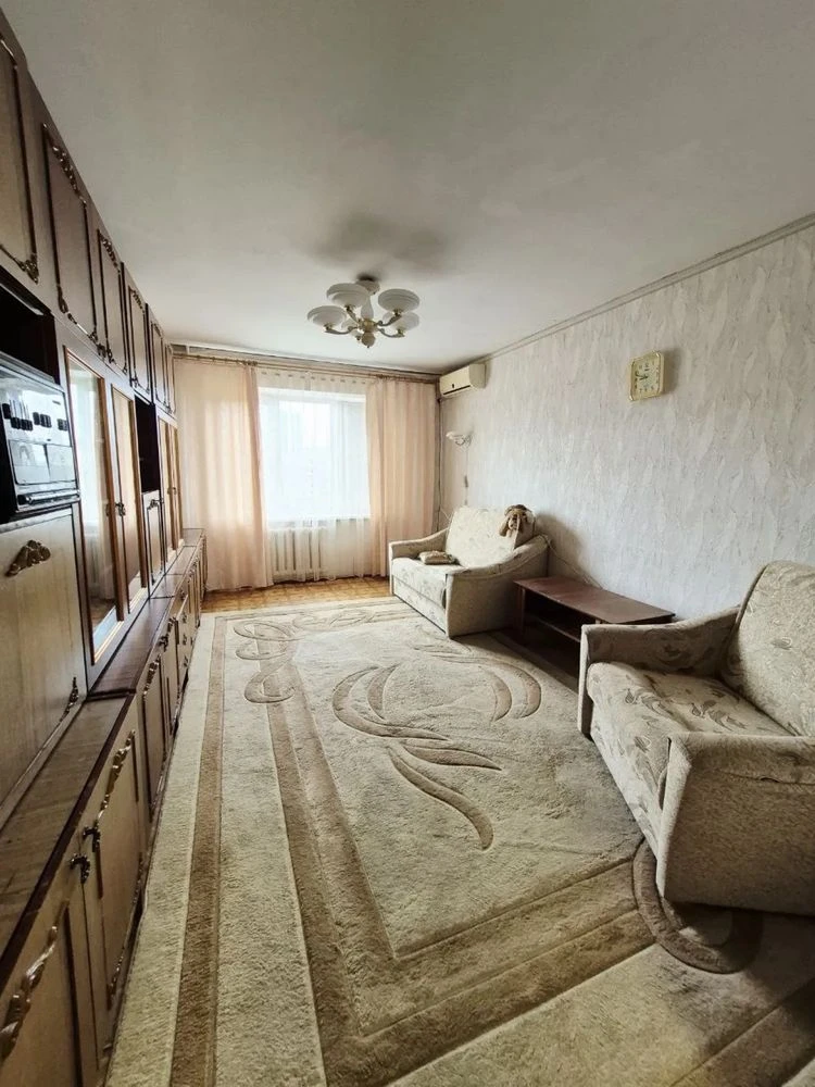 Продам 3-кімнатну квартиру на Перемозі-4