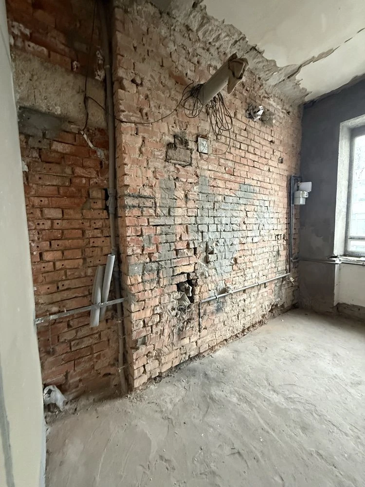 Продам 2к квартиру, сталинка центр Яворницкого
