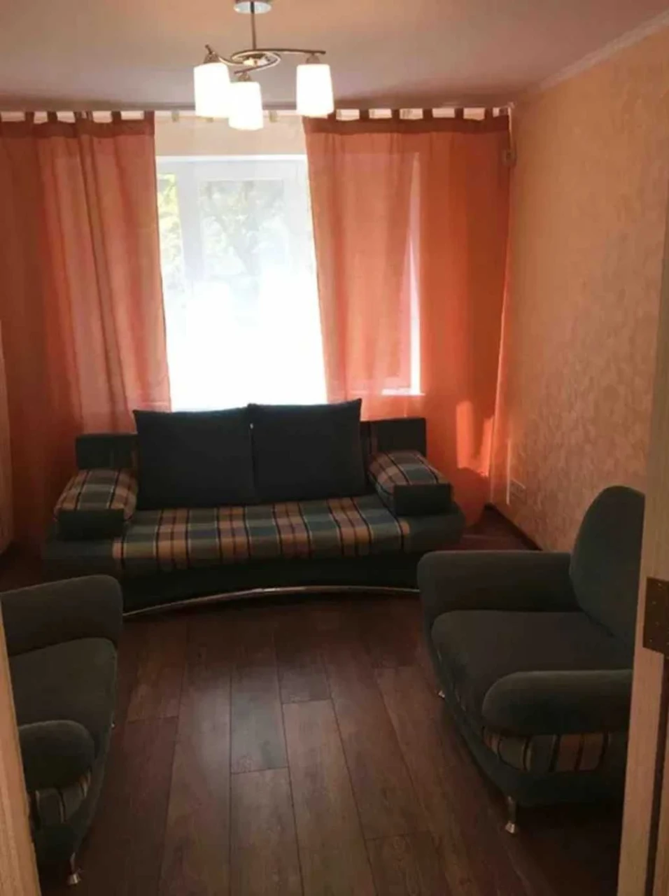 Продам 3к квартиру на Сонячному низький поверх