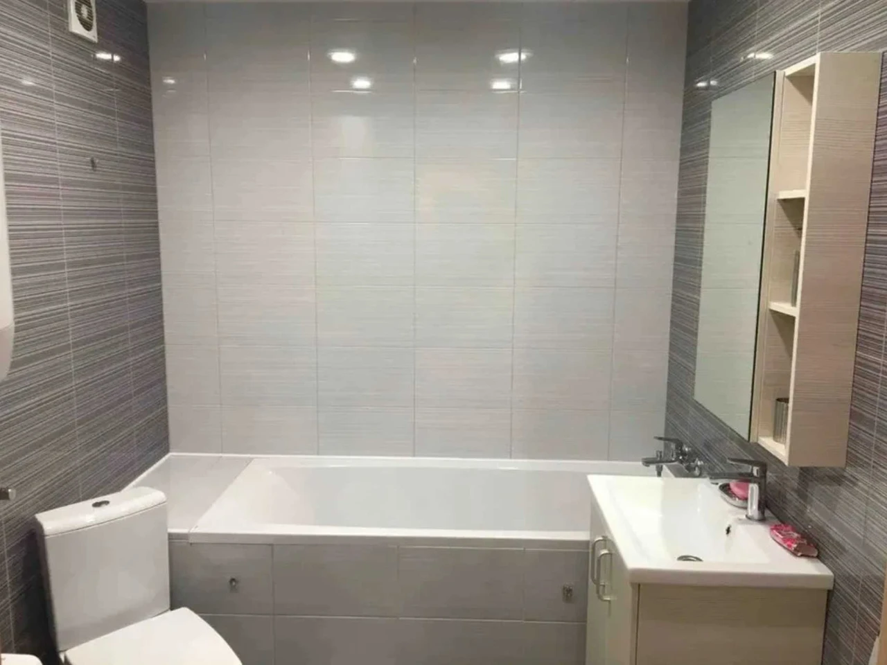 Продам 3к квартиру на Сонячному низький поверх