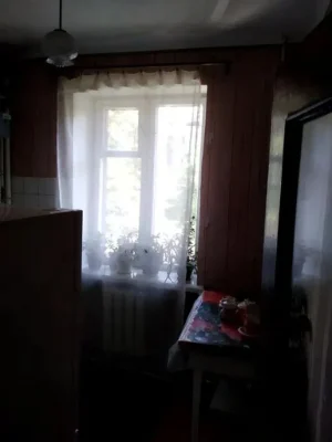 Продам 3-комн квартиру в районе Петровского просп.