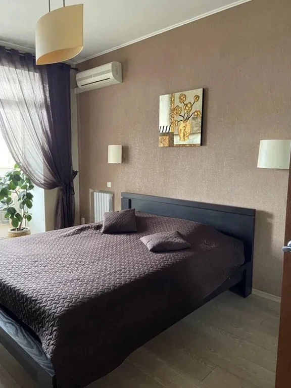 Продам 3-комн квартиру в районе Суворова ул.