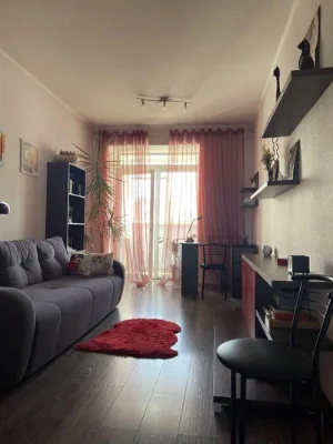 Продам 3-комн квартиру в районе Суворова ул.