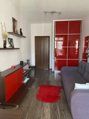 Продам 3-комн квартиру в районе Суворова ул.