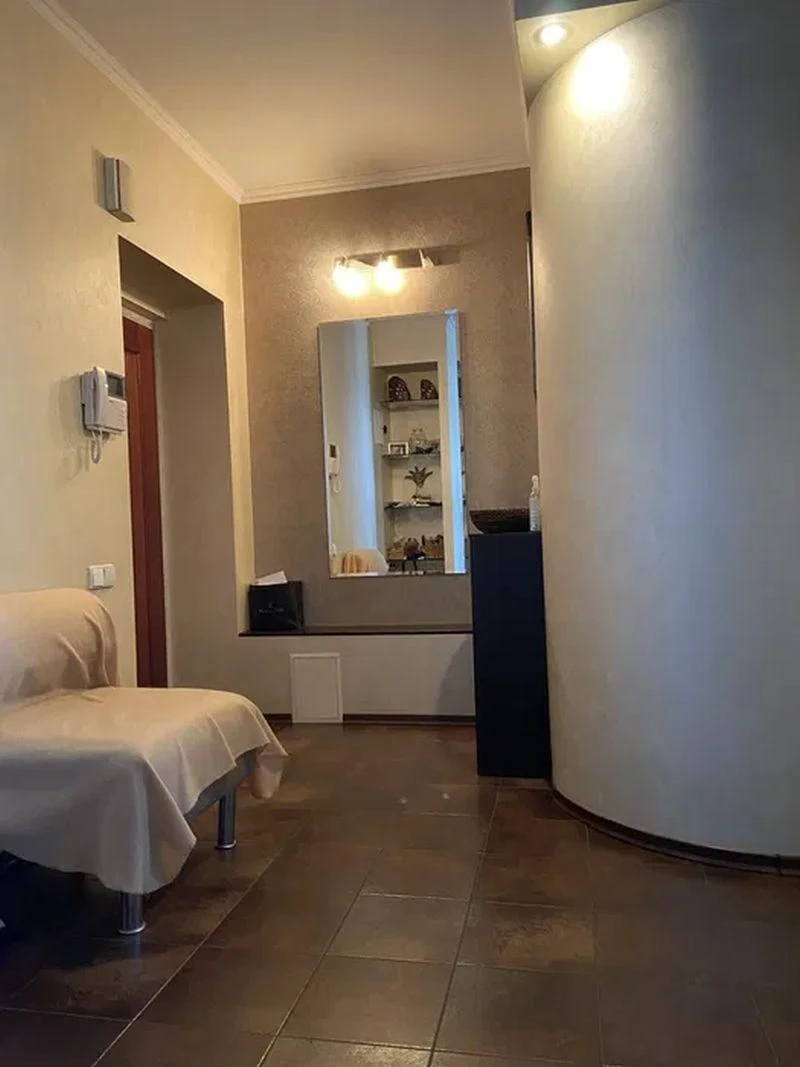 Продам 3-комн квартиру в районе Суворова ул.