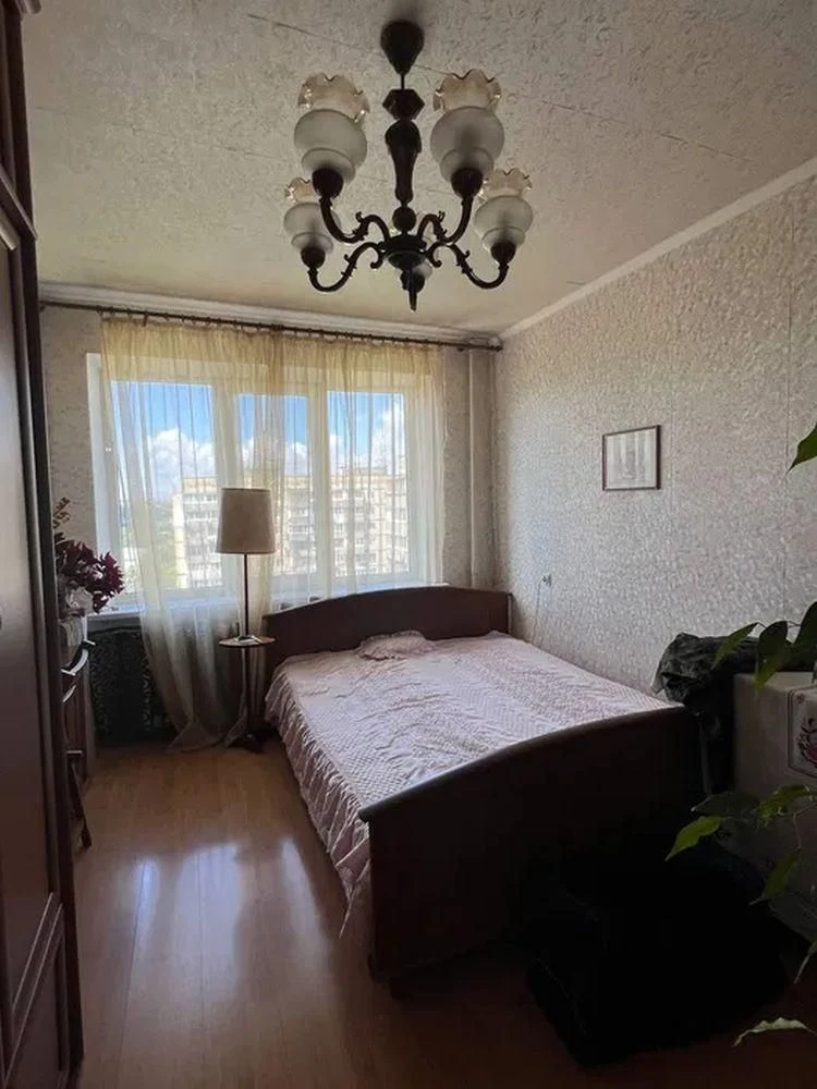 Продам 3-комн квартиру в районе Кирова просп.