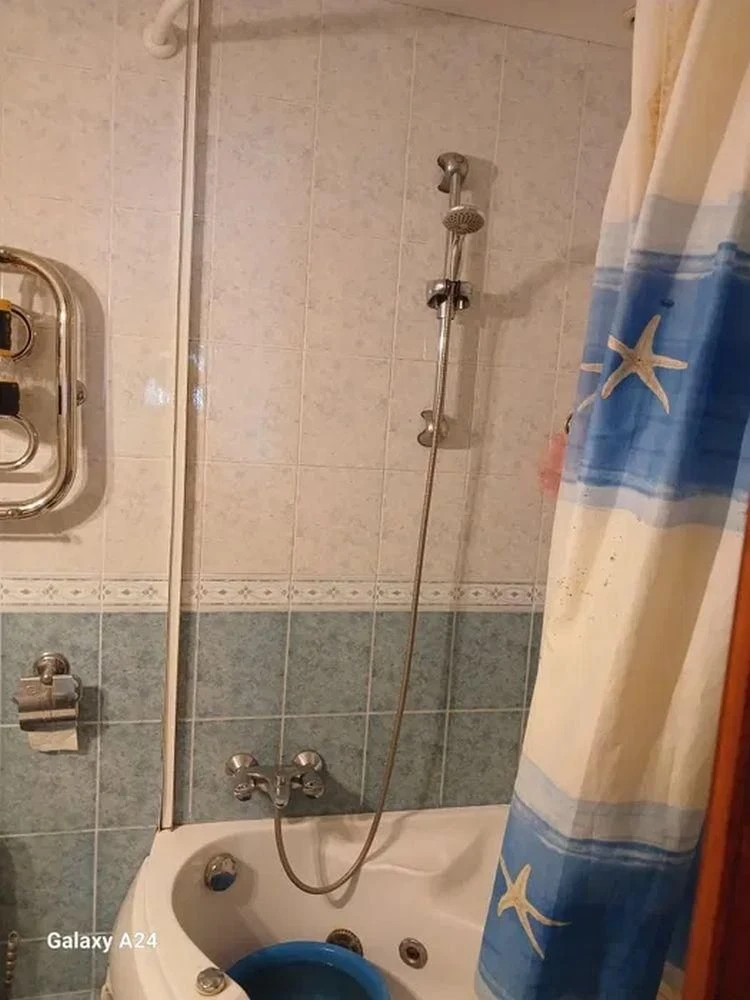 Продам 3-комн квартиру в районе Кирова просп.