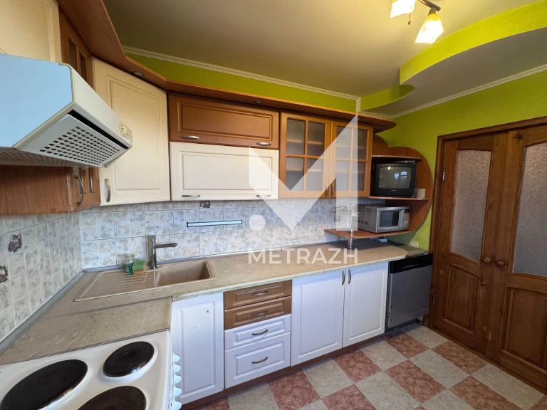 94006 Продам 3-к квартиру возле метро Победа, Алексеевка