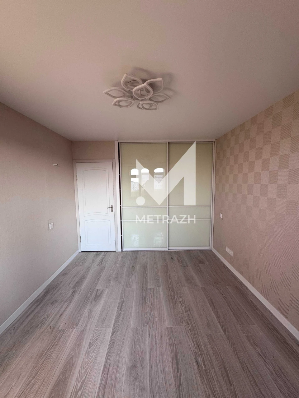 94006 Продам 3-к квартиру возле метро Победа, Алексеевка