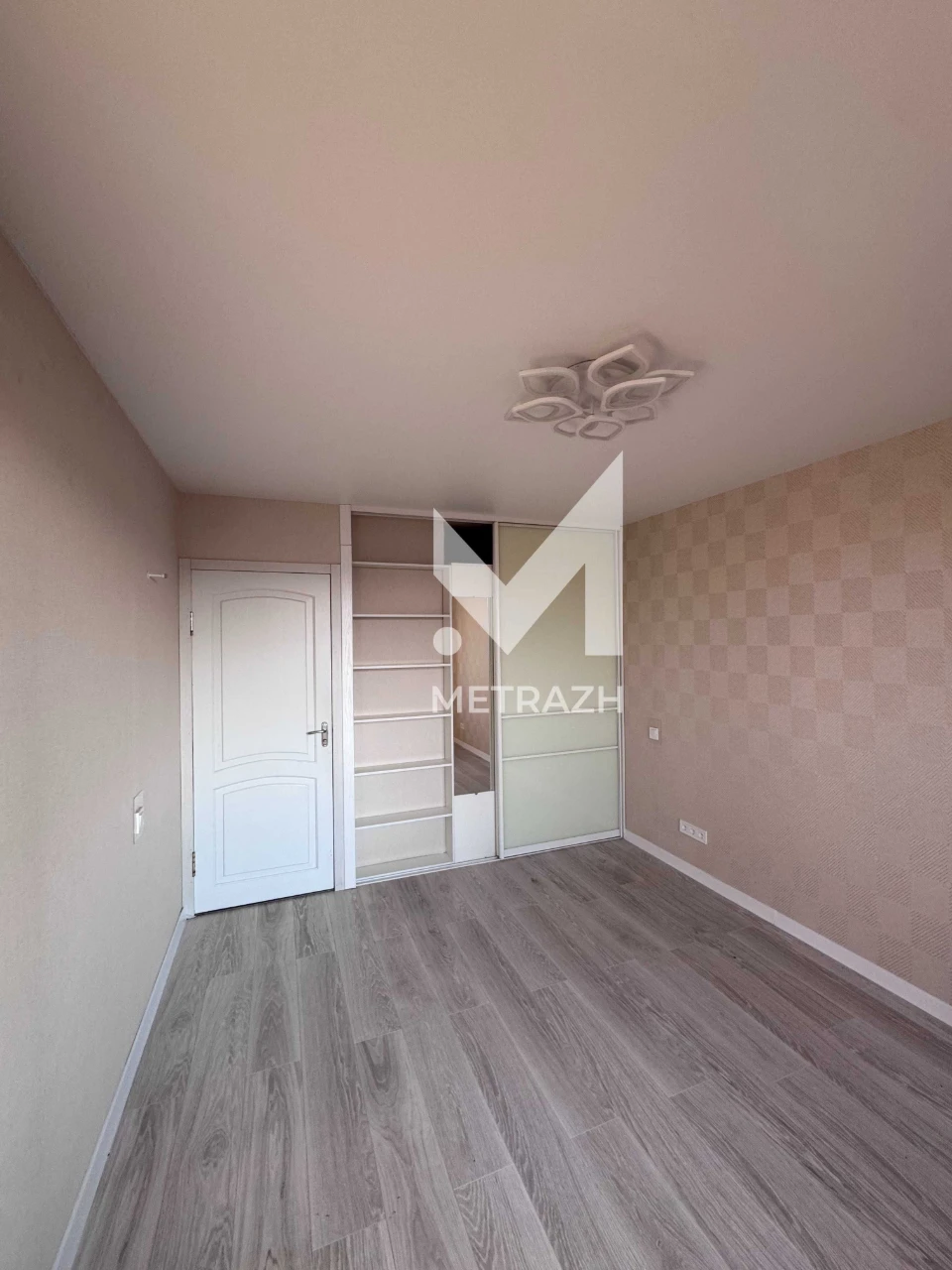 94006 Продам 3-к квартиру возле метро Победа, Алексеевка