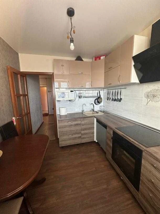 Продам 2-к.кв. м.Х.Гора 1 мин улучшенной планировки с раздел