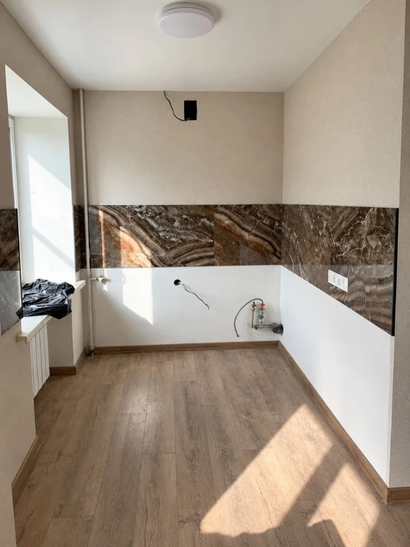 Продам 2х комнатную квартиру метро Холодная гора