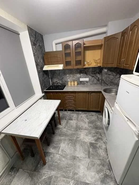 D1B Продам 1 комнатную квартиру в центре, проспект Науки 21