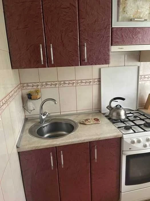Продам 2 ком.кв. метро Студенческая ул. Гв. Широнинцев Класс