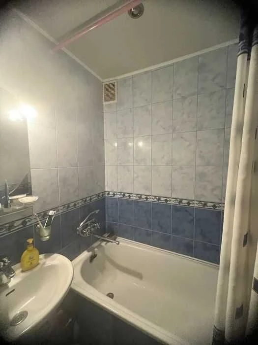 Продам 2 ком.кв. метро Студенческая ул. Гв. Широнинцев Класс