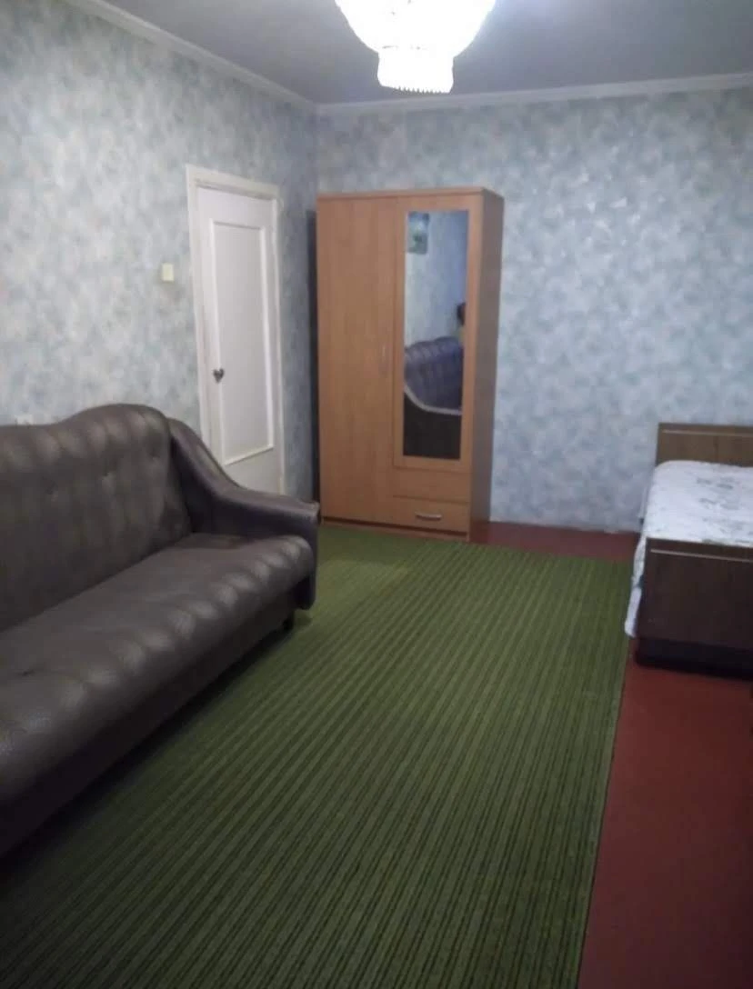 Продам квартиру 1-комнатную на Восточном 1