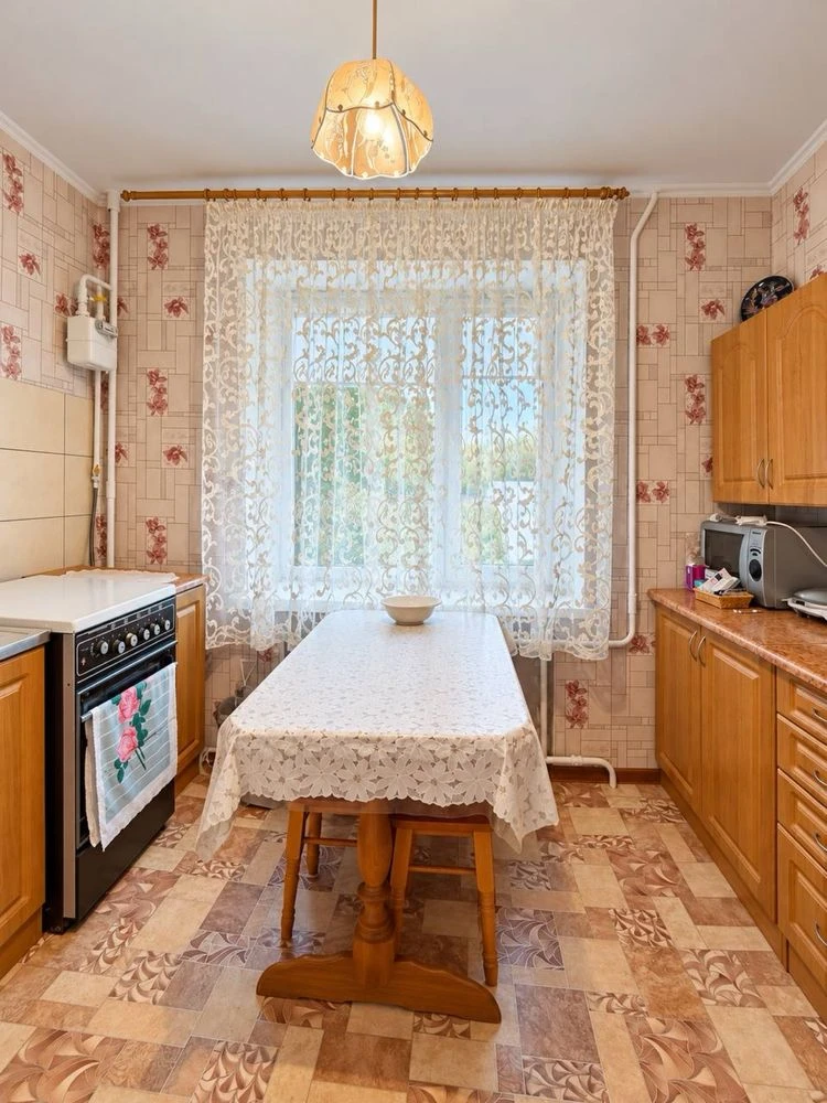 Продаж  2  кімнатної квартири на пров. Тихому