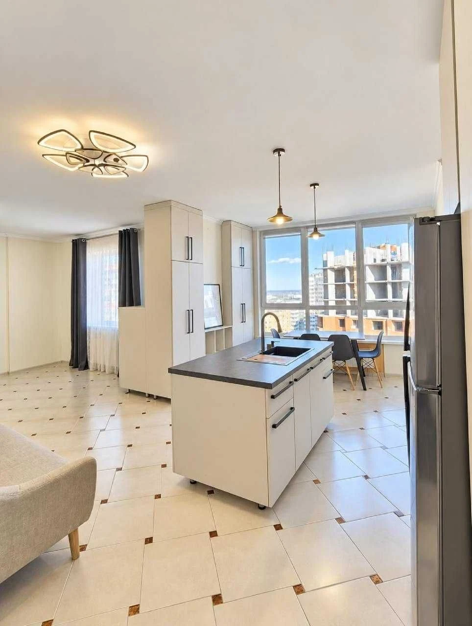 Продаж квартири 47,1 м² у ЖК «Алфавіт» біля Центрального пар