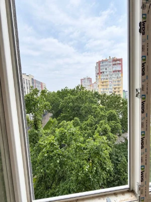 Видова 2-кімнатна квартира біля парку в ЖК «Нові Метри Парк»