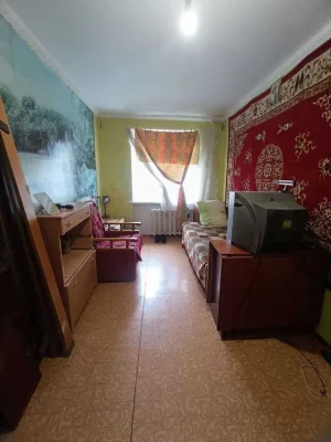 Двокімнатна квартира Виставка. Роздільні кімнати. Низ ринку