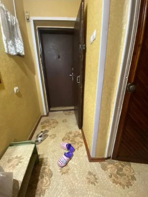 Продам 3-х кімнатну квартиру на 1 поверсі . Єоселя, ЄВідновл