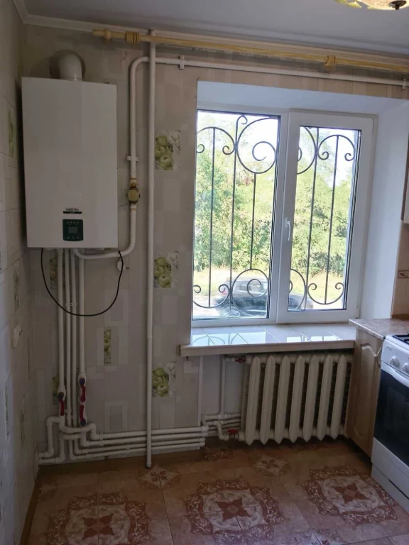 Однокімнатна квартира з автономним газовим опаленням