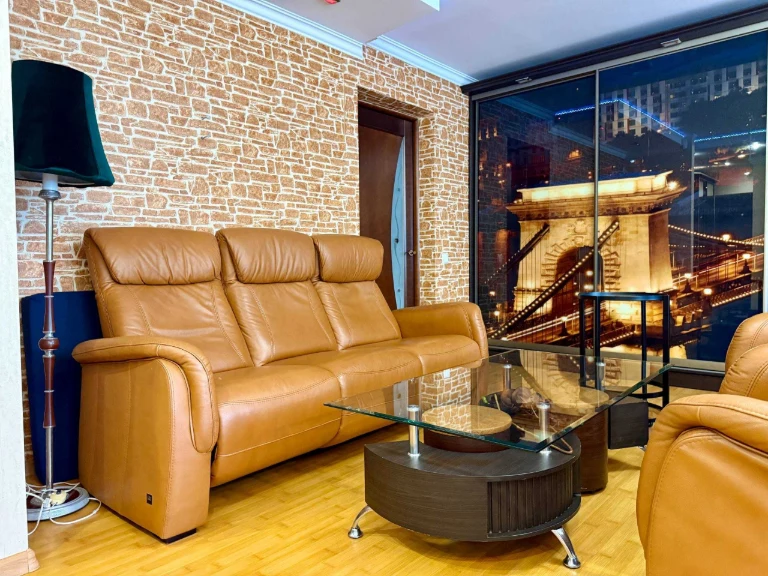 Продаж 2 кімнатної у центрі