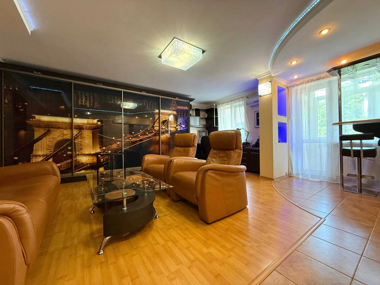 Продаж 2 кімнатної у центрі