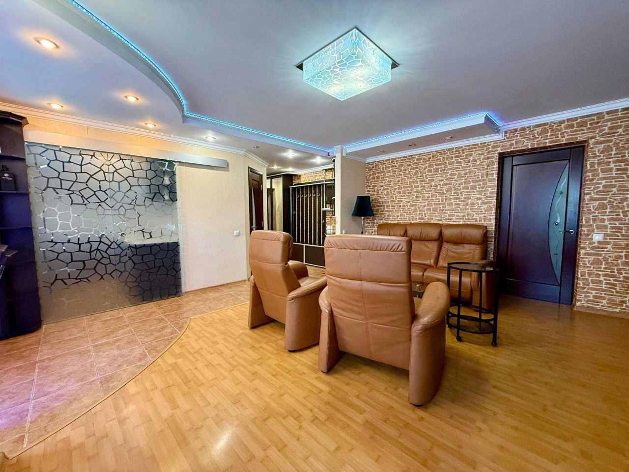 Продаж 2 кімнатної у центрі