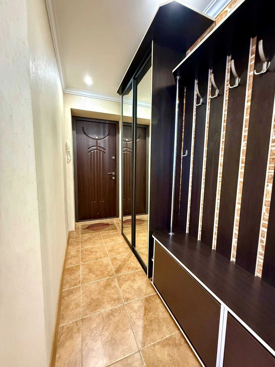 Продаж 2 кімнатної у центрі