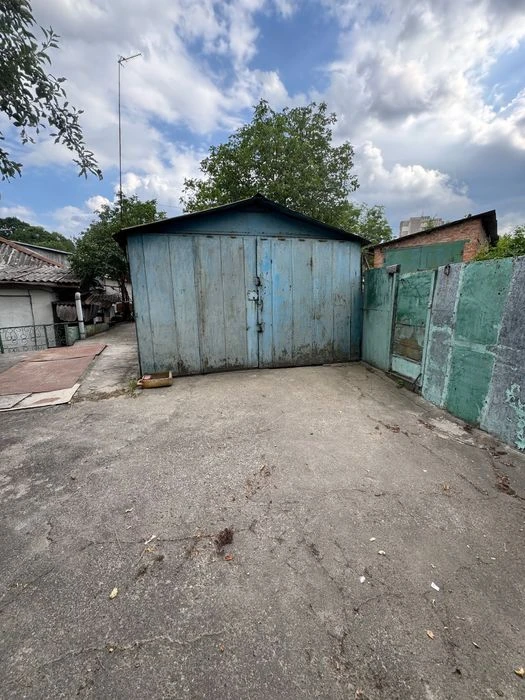 Продаж частини будинку в центрі міста