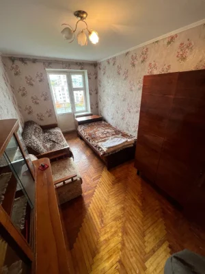 4-кімнатна квартира 74,6 м² у Трускавці, вул. Стебницька. Бе