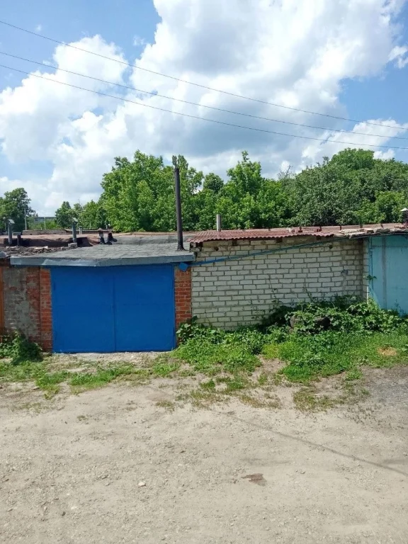 Продам гараж з кімнатою