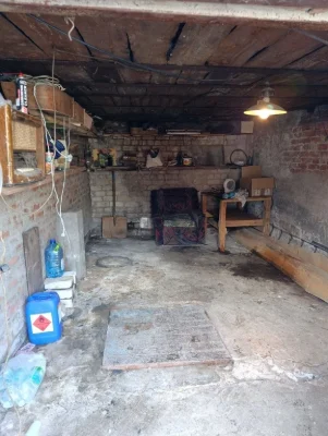 Продам гараж з кімнатою