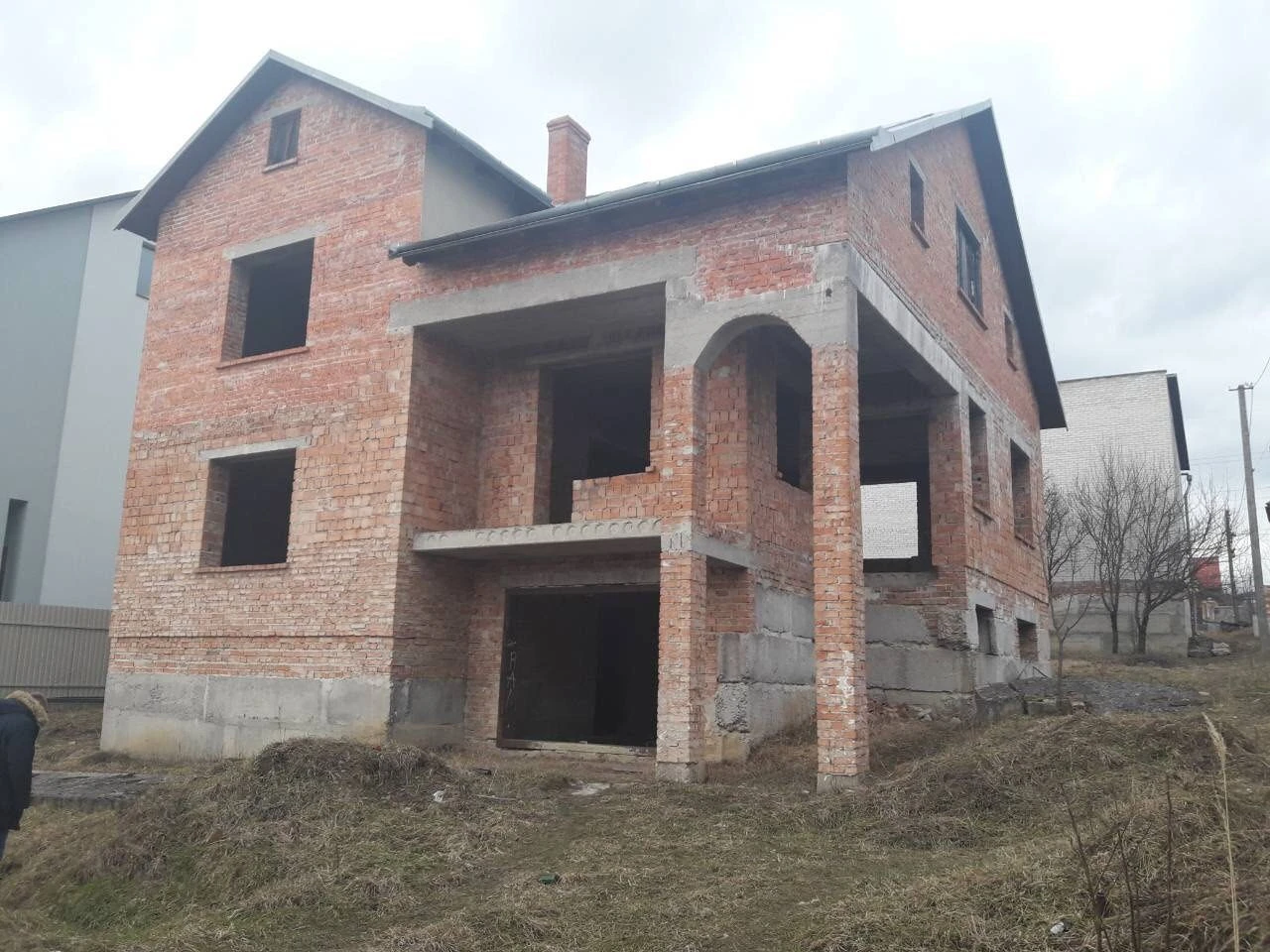 незавершене будівництао