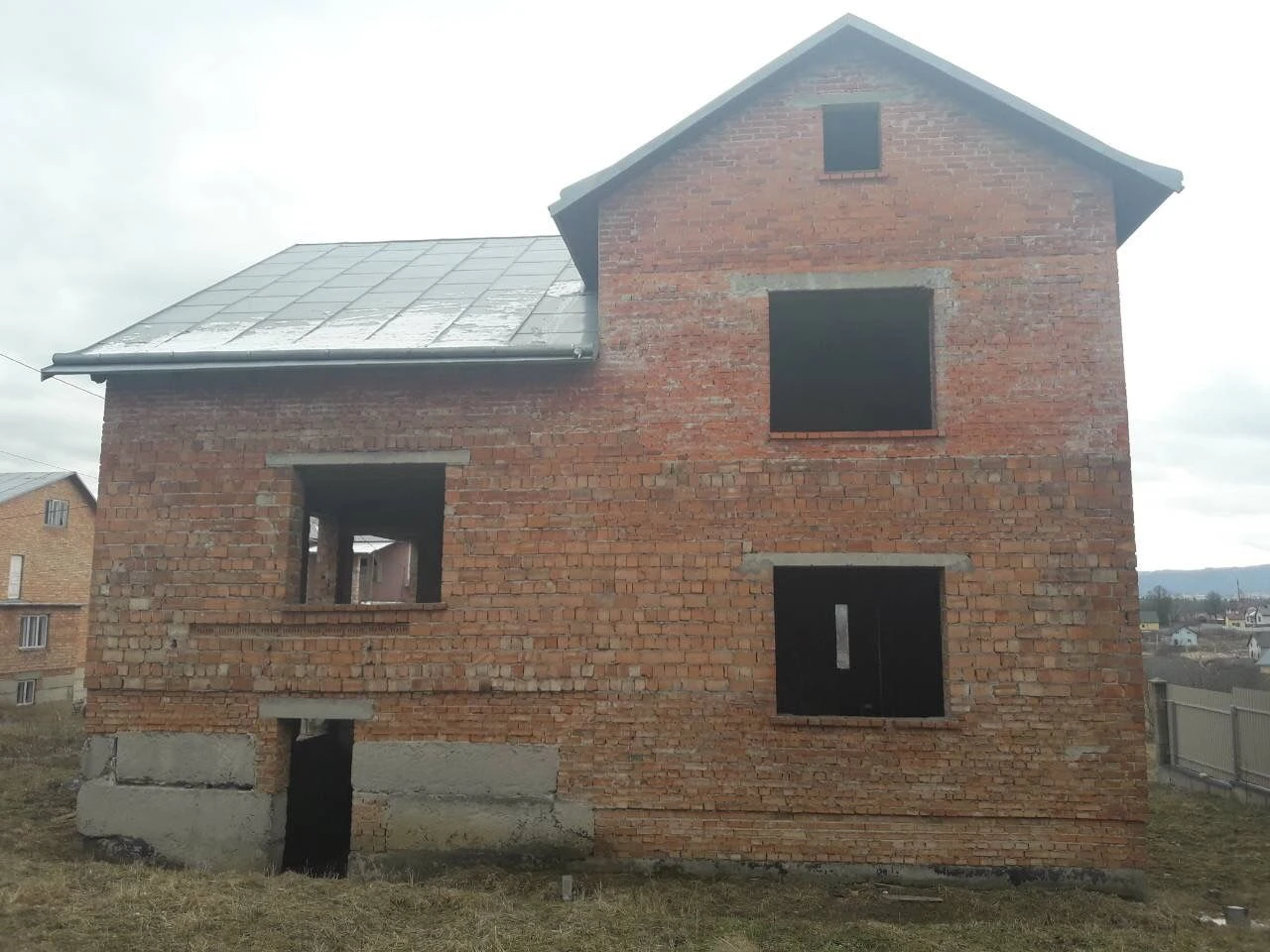 незавершене будівництао