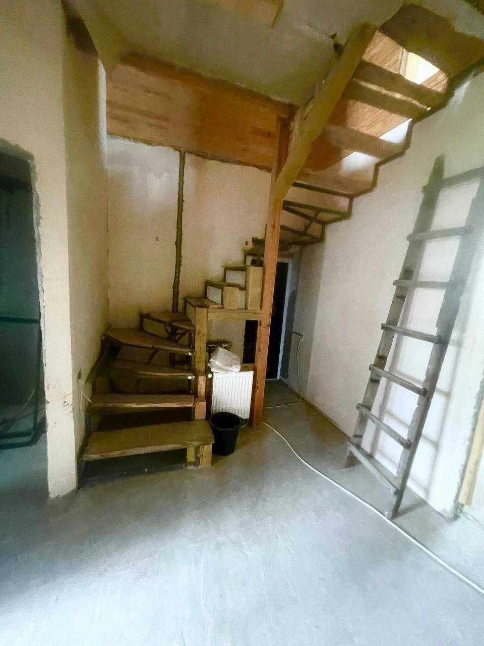 Продам 2х эт дом (недострой) в тихом районе Дергачей, 7 км о