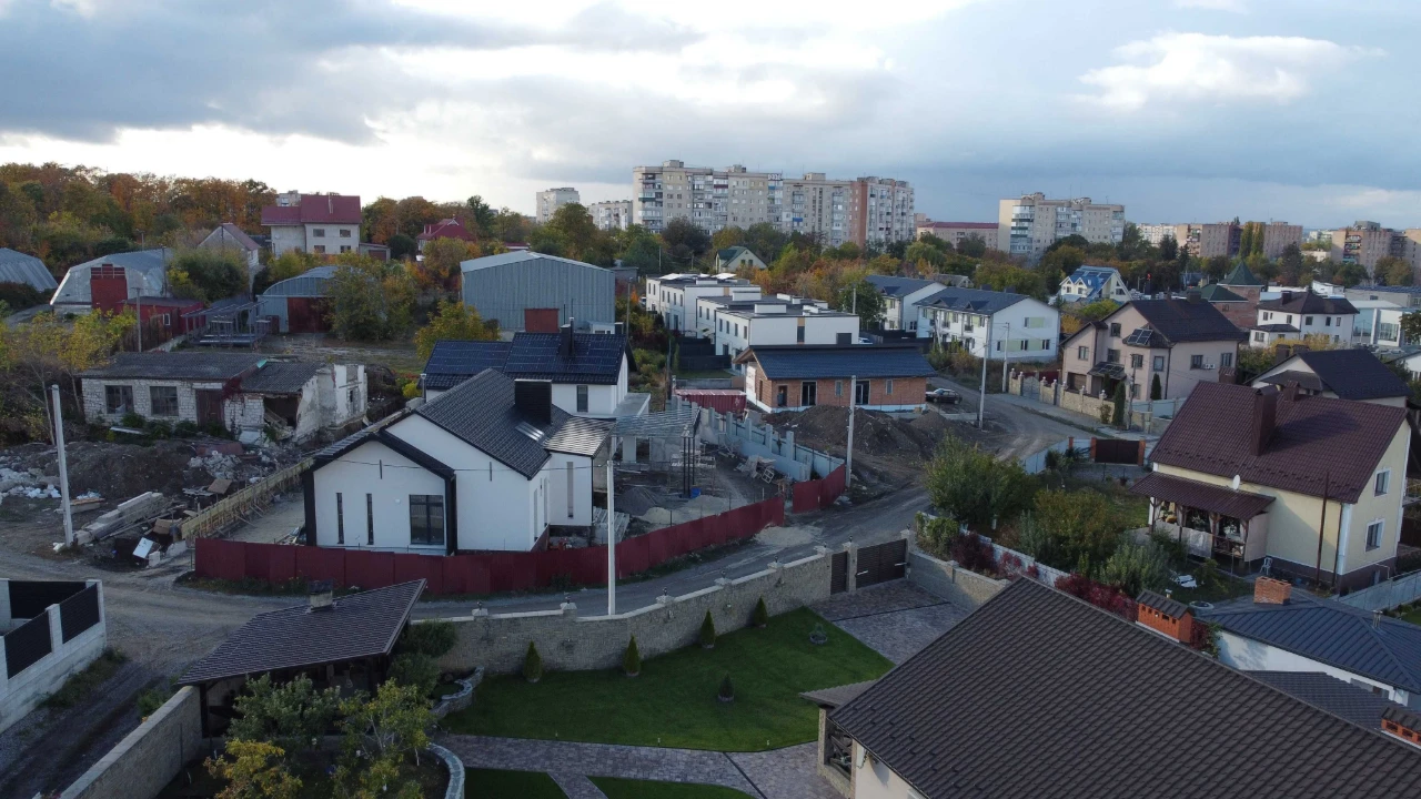 Продаж таунхаусів на мікрорайоні Жовтневий біля Сільпо!
