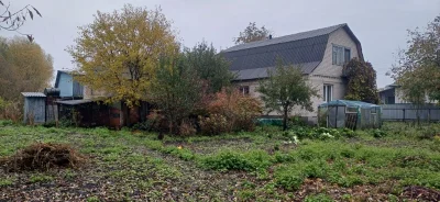 Продам  будинок з земельною ділянкою і гаражем. Чернігівська