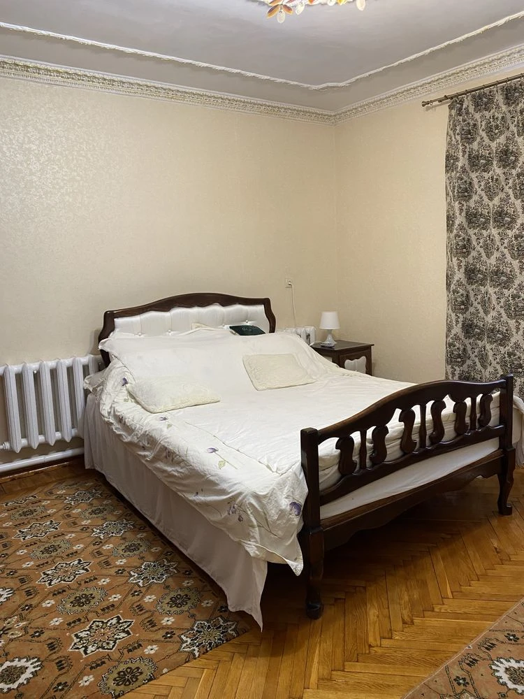 Продається просторий  2 поверховий будинок 160 кв.м. 31 сотк