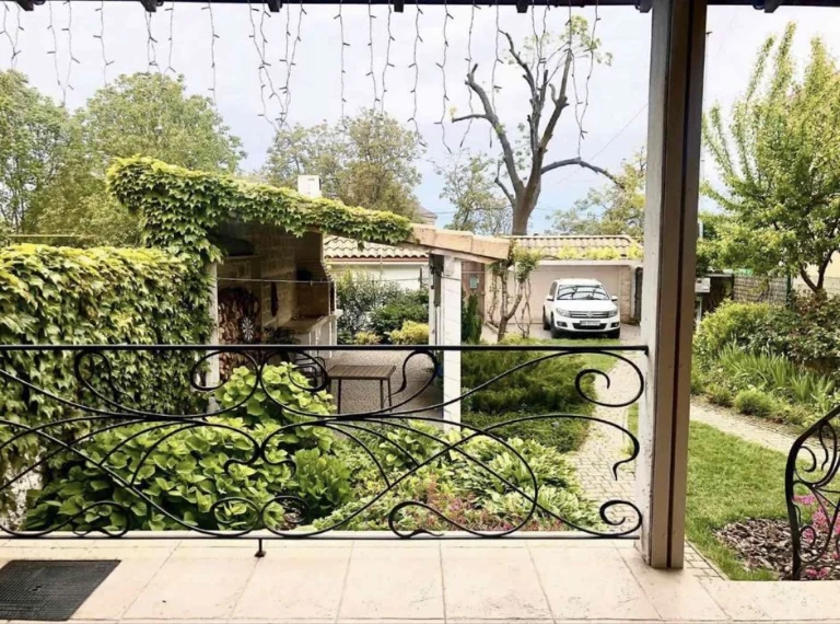 I will sell a house near the sea, park and fountain!