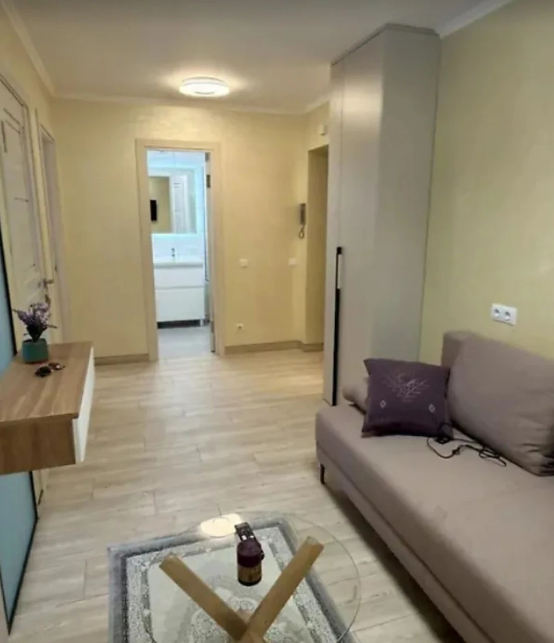 Продаж 1к квартири 45 кв. м на пров. Генерала Мирона Тарнавс